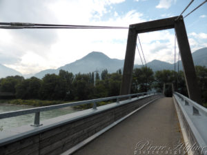 Passerelle sur le Rhône après Dorenaz