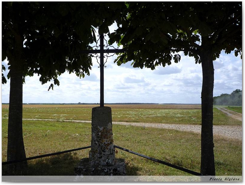 Une croix sur le Chemin