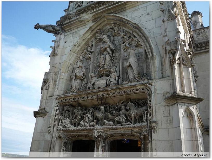 Porche de la Chapelle Saint-Hubert