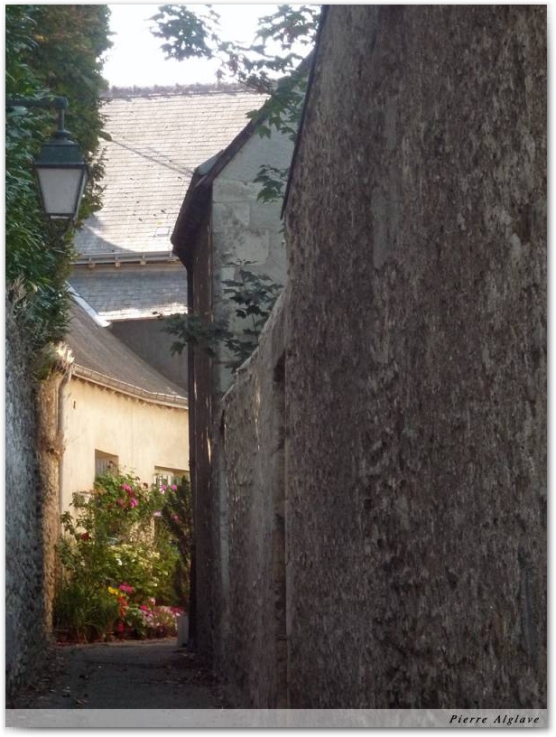 Ruelles