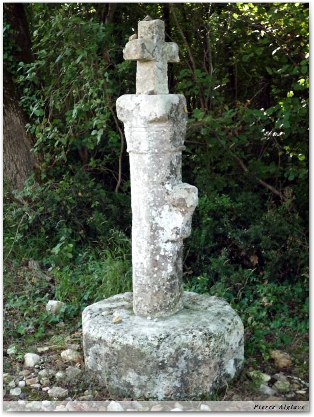 Crucifix en chemin