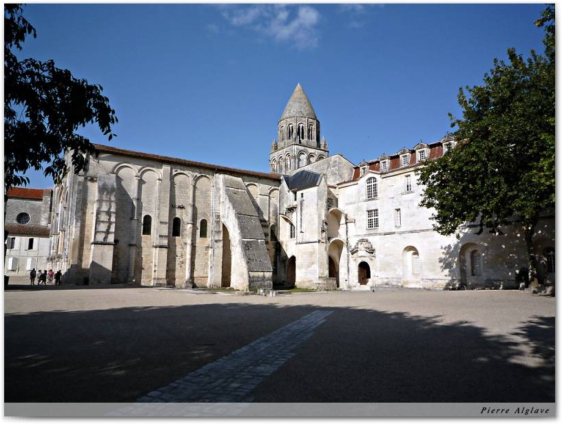 Saintes