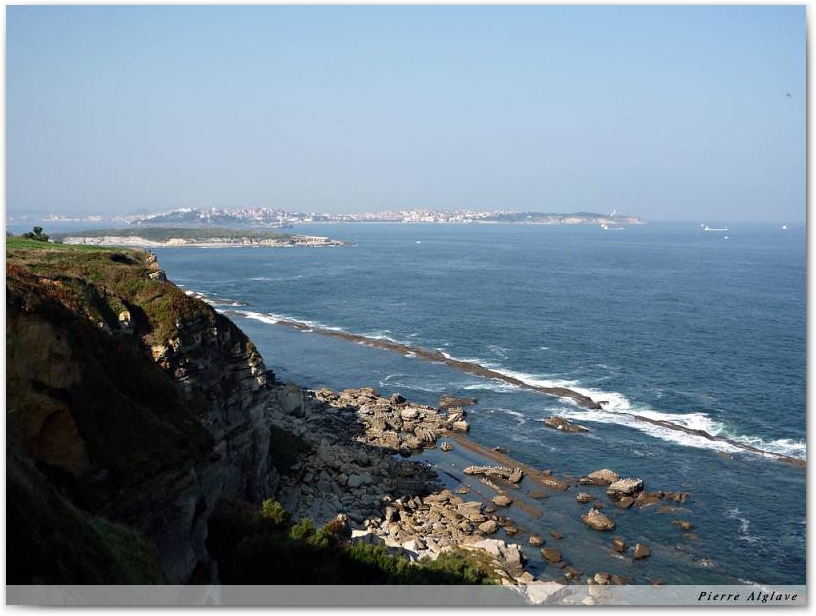 Plages et falaises de Galizano