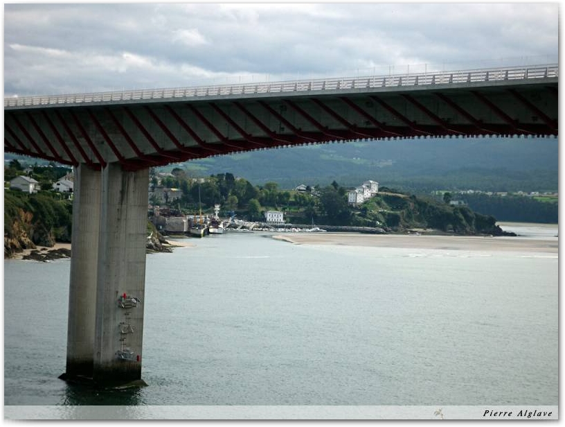 Pont sur la baie