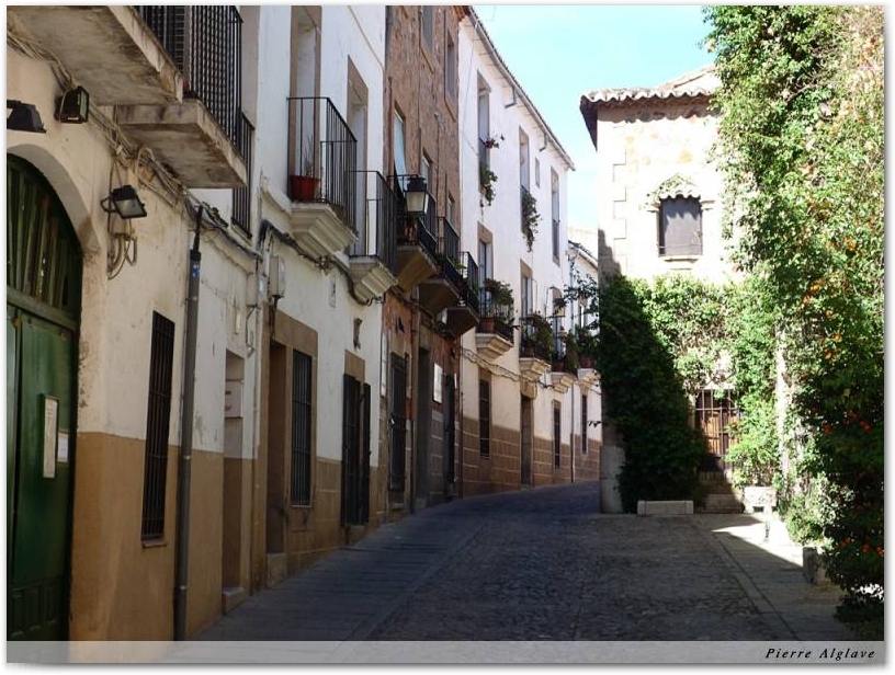 Rue de Caceres