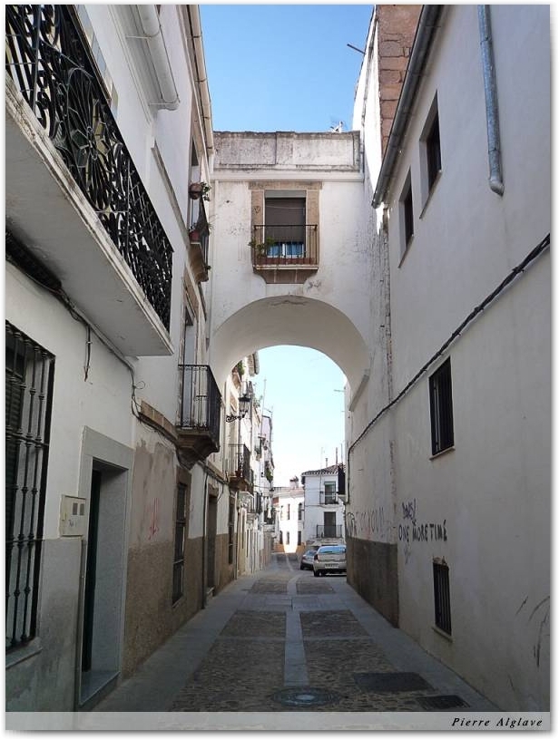 Rue de Caceres