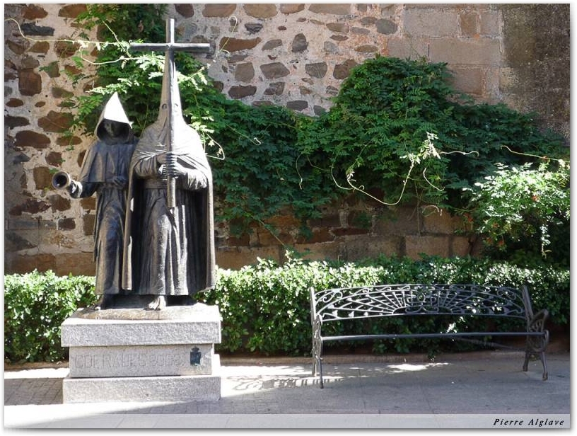 Statue de pénitents - Caceres