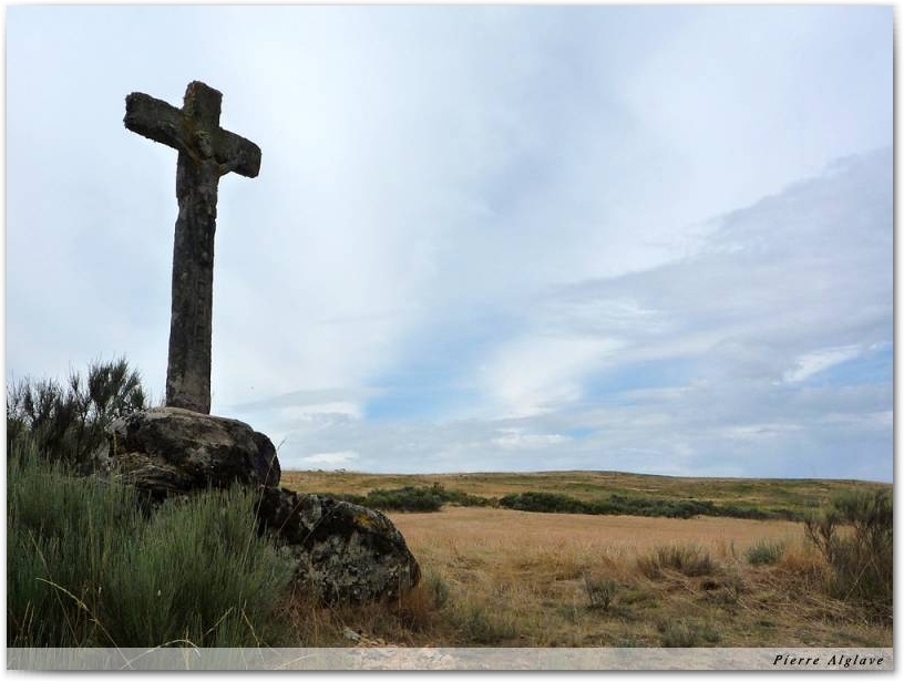 Crucifix peu avant A Gudiña