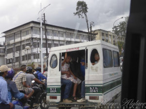 Circulation à Katmandou -Taxi collectif