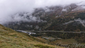 Au loin la sortie du tunnel sous le col