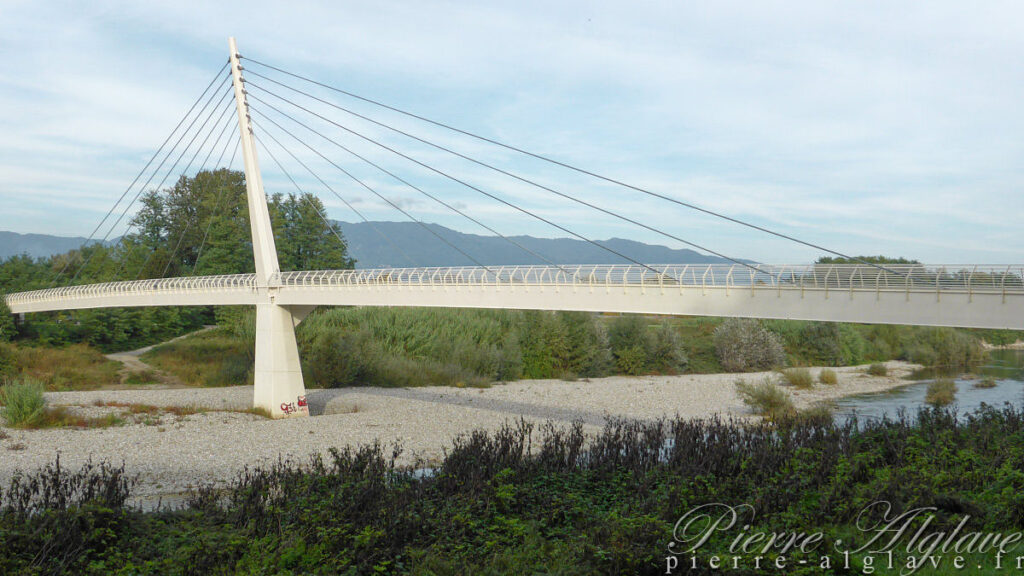 Passerelle sur le Serchio - Via Francigena