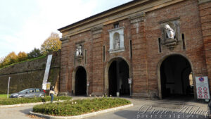 La porte Santa Maria - Lucques sur la Via Francigena