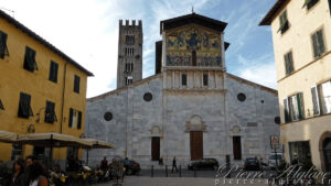 Lucques - Basilique  San Frediano sur la Via Francigena