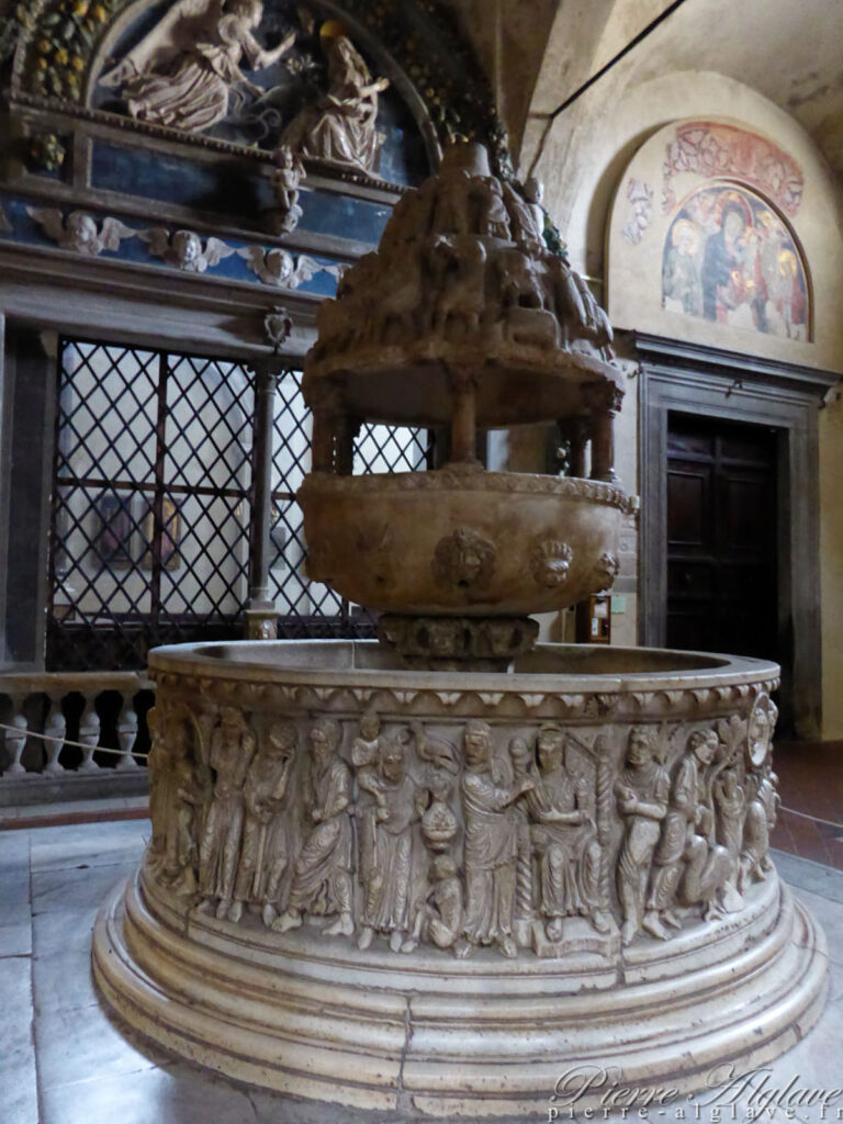 Font baptismaux du XIIe siècle - Basilique San Frediano