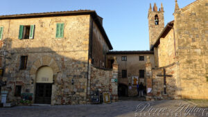 Accueil pèlerin à  Monteriggioni