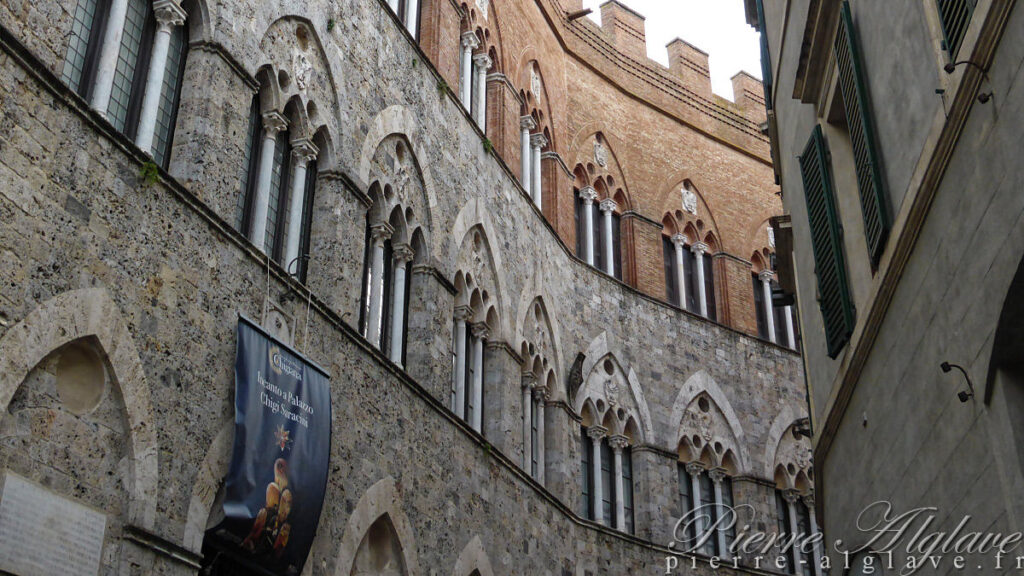 Sienne :  Palazzo Chigi-Saracini