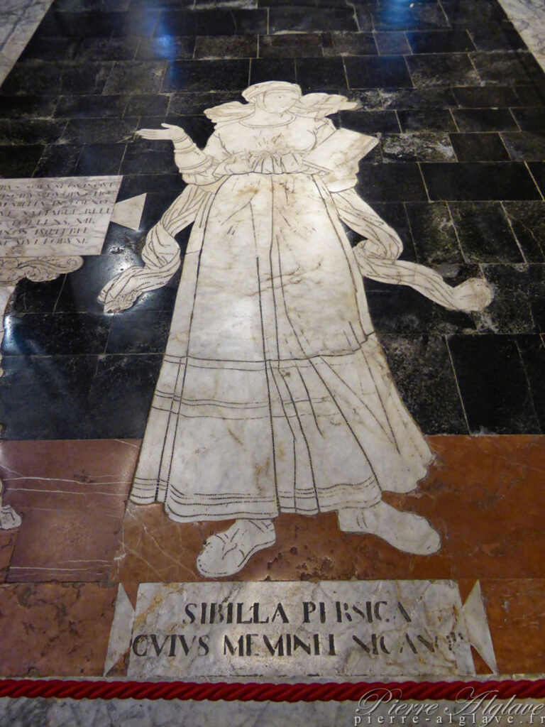 Cathédrale Santa Maria Assunta : marqueterie de marbre