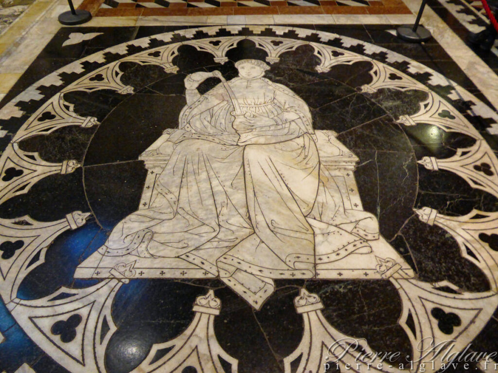 Cathédrale Santa Maria Assunta : marqueterie de marbre