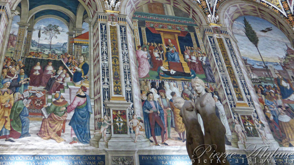 La bibliothèque Piccolomini