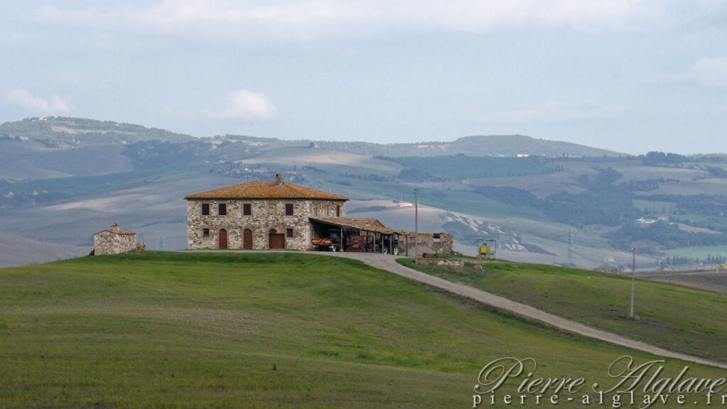 En chemin sur la Via Francigena