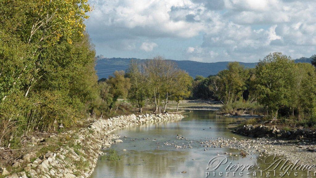 En chemin sur la Via Francigena