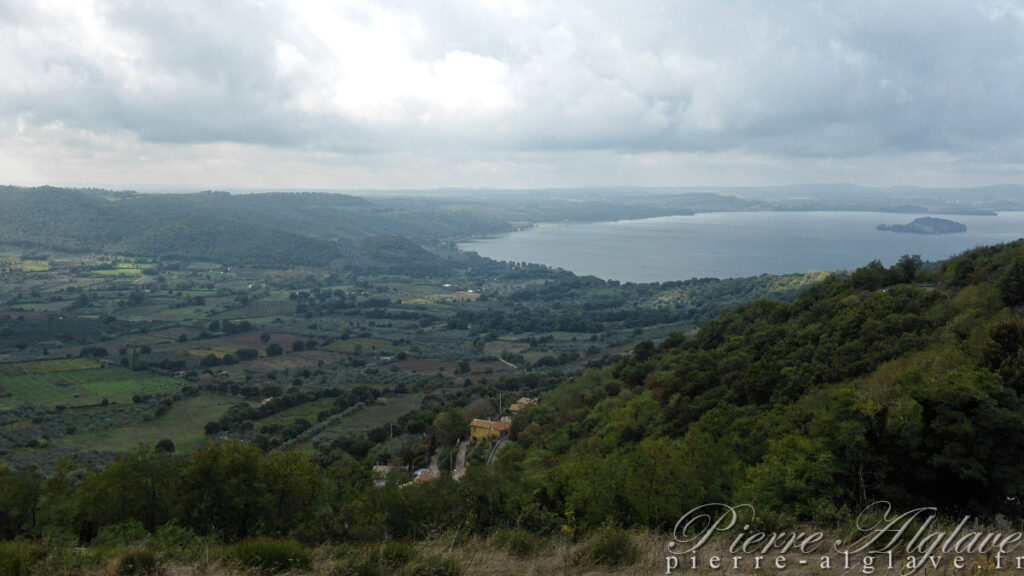 En chemin sur la Via Francigena