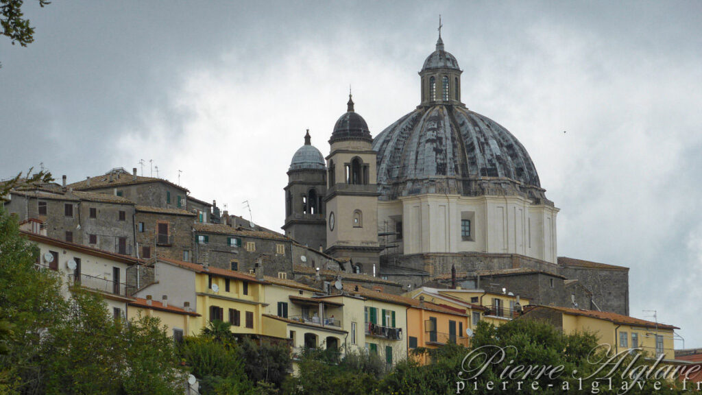 Cathédrale Santa Margherita, Montefiascone - En chemin sur la Via Francigena