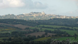 Au loin montefiascone