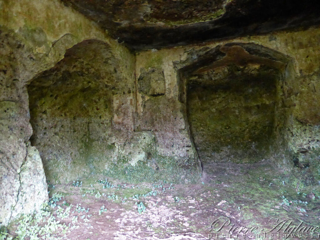 Sutri : les catacombes
