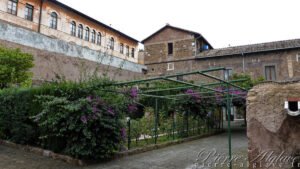 Jardin intérieur chez les Sœurs Franciscaines 