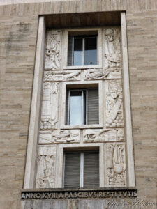 Détail d'un bâtiment situé sur la Piazza Augusto Imperatore