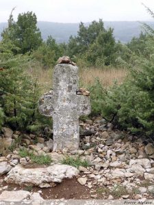 Croix près du dolmen de Pech-Laglaire