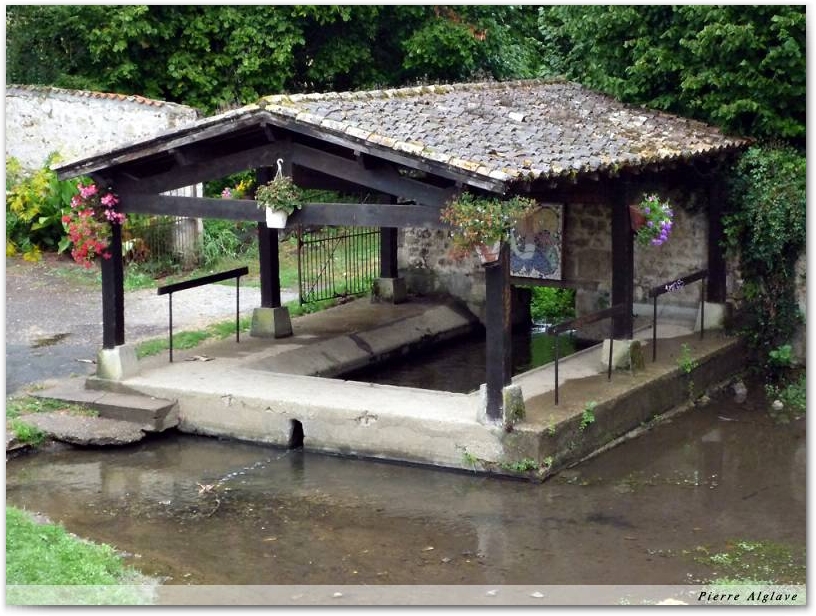 Lavoir - Coulombiers